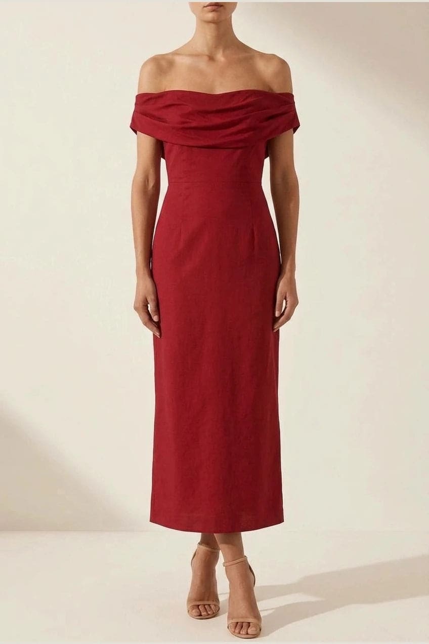 Sleeveless midi dress with a high draped neckline, blouson bodice and a bias cut skirt falling to the ankle._19