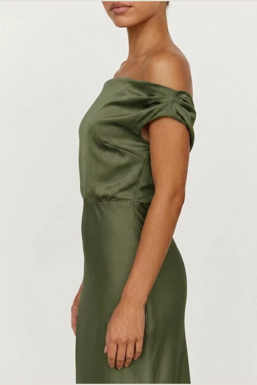 Sleeveless midi dress with a high draped neckline, blouson bodice and a bias cut skirt falling to the ankle._4