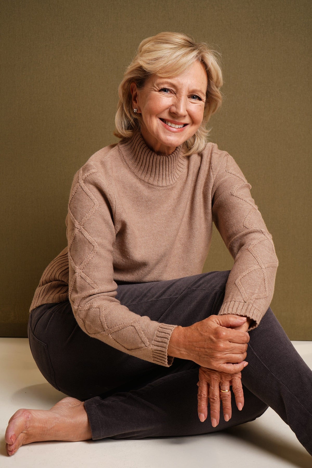 Ruby | Cable Knit Turtleneck Jumper with Ribbed Sleeves and Relaxed Fit